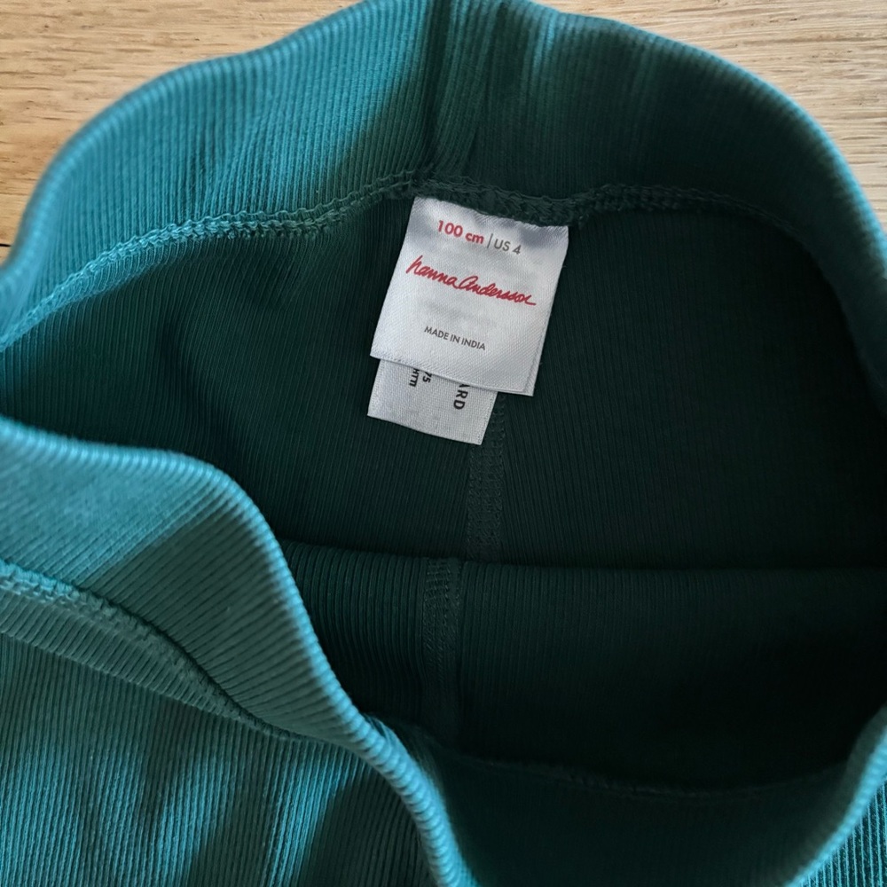 Bundle of two Hanna Andersson ribbed leggings size 4Y 100cm forest green - Picture 3 of 4